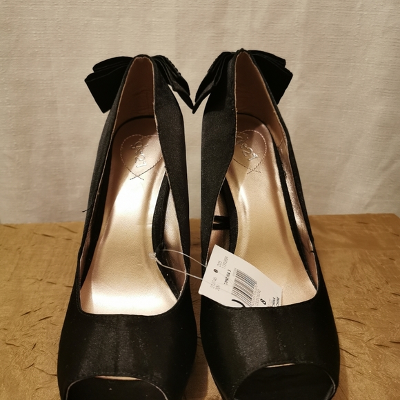 Black Formal Heels - Picture 4 of 4